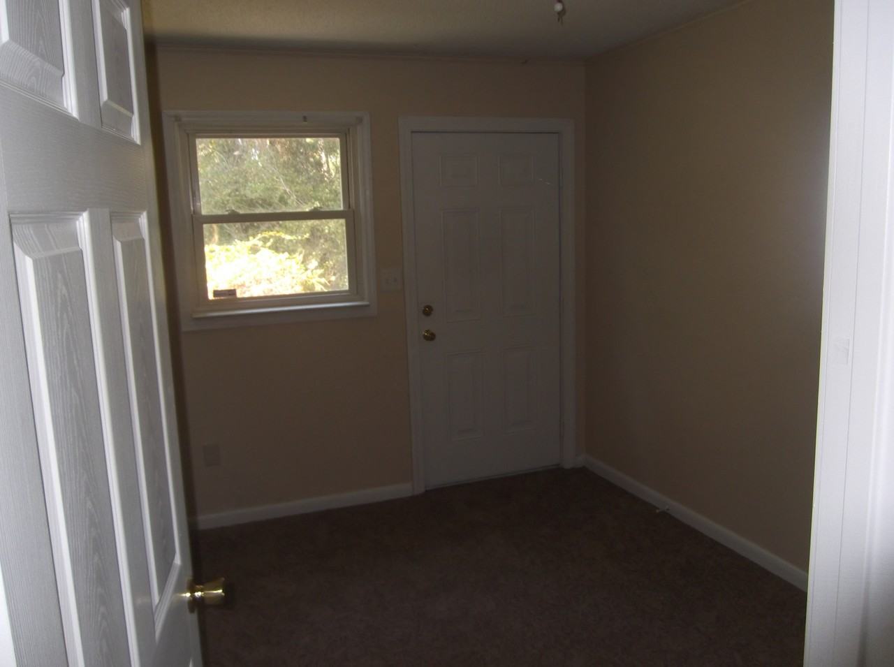 407 Ponderosa Rd - Photo 6 of 11