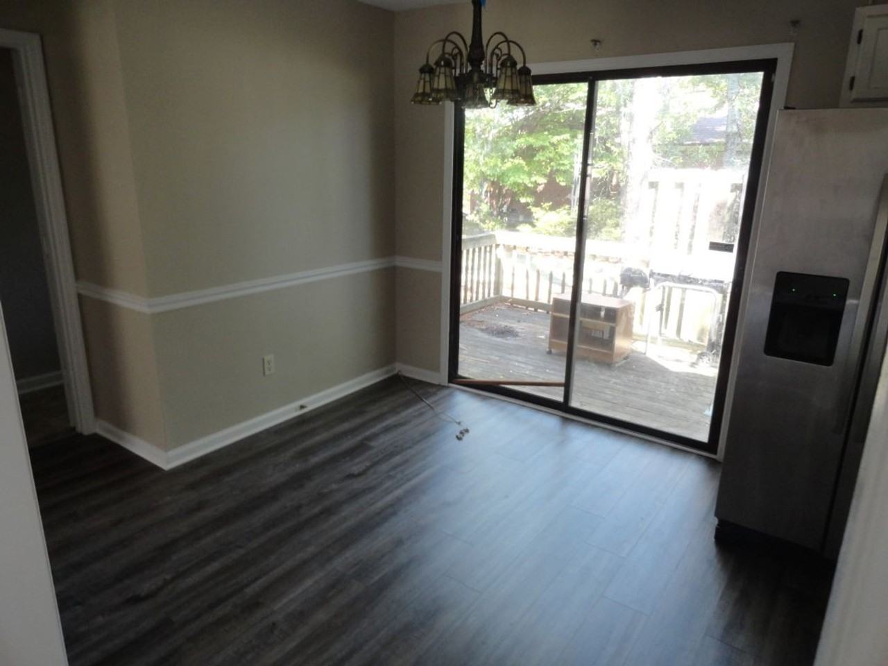 593 Countrytown Dr - Photo 4 of 18