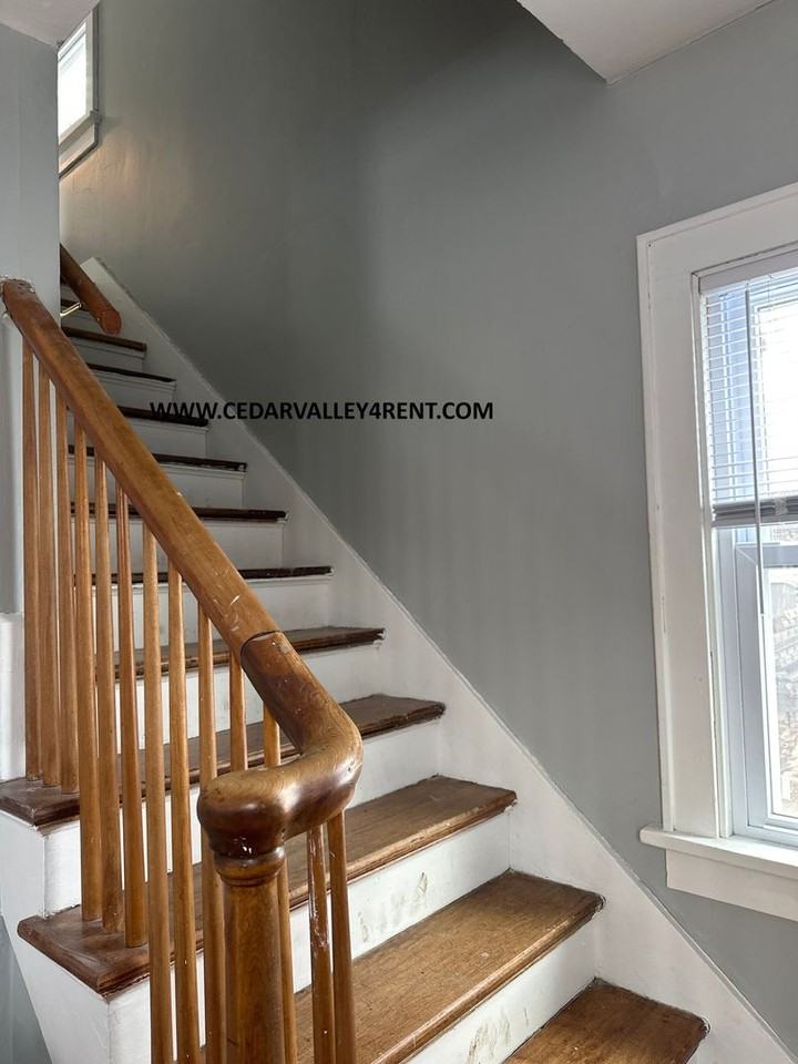 1445 W 2nd St - Photo 4 of 7