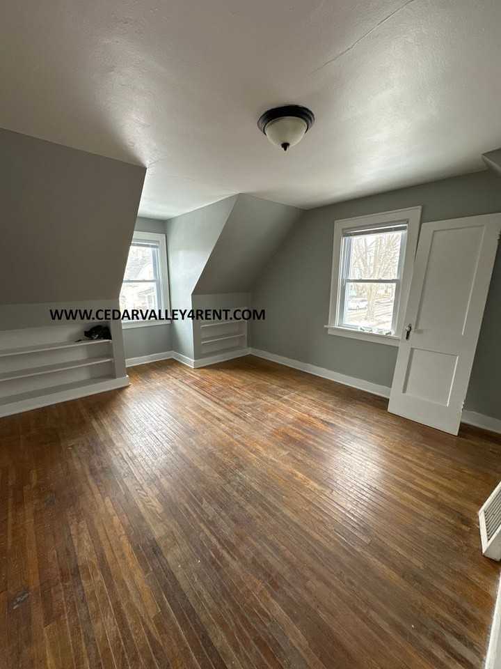 1445 W 2nd St - Photo 6 of 7