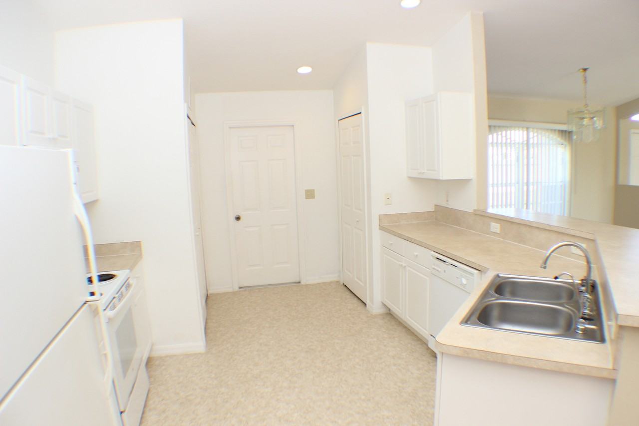 2728 Embers Pkwy W - Photo 6 of 10