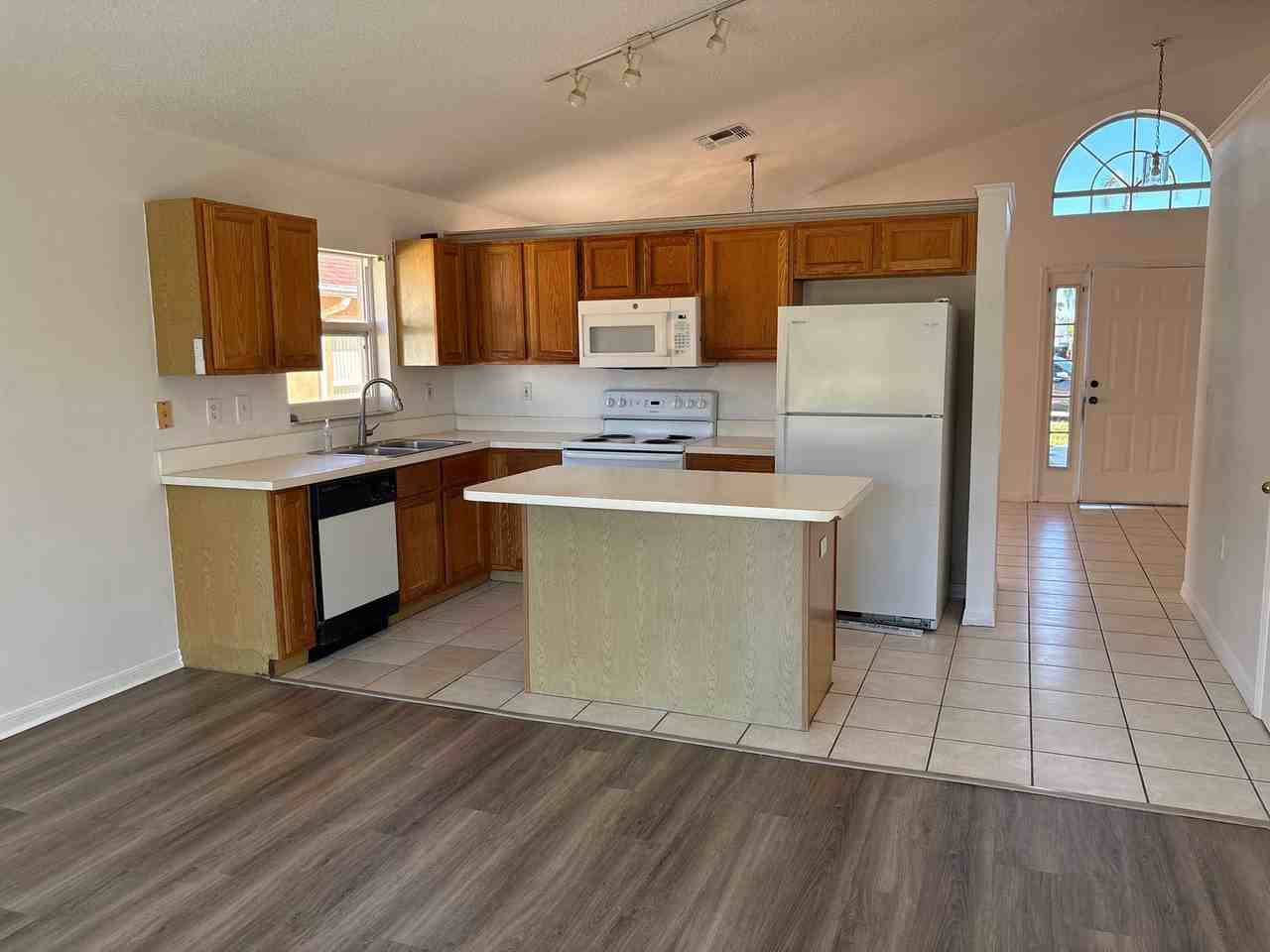 12512 Lynchburg Ct - Photo 5 of 10