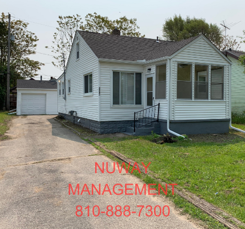 3291 Glengary St - Photo 2 of 34