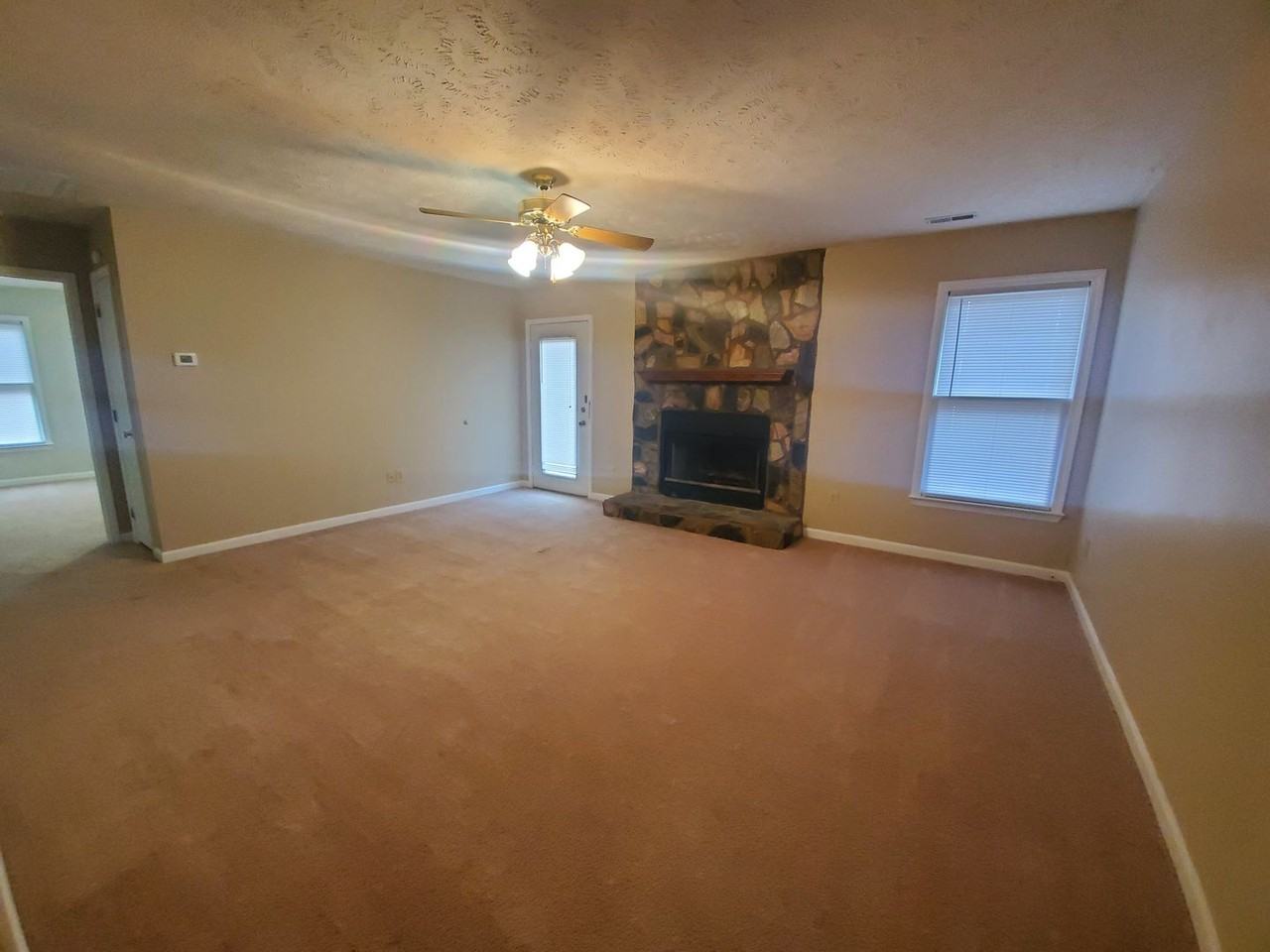 909 Benevente Loop - Photo 2 of 17