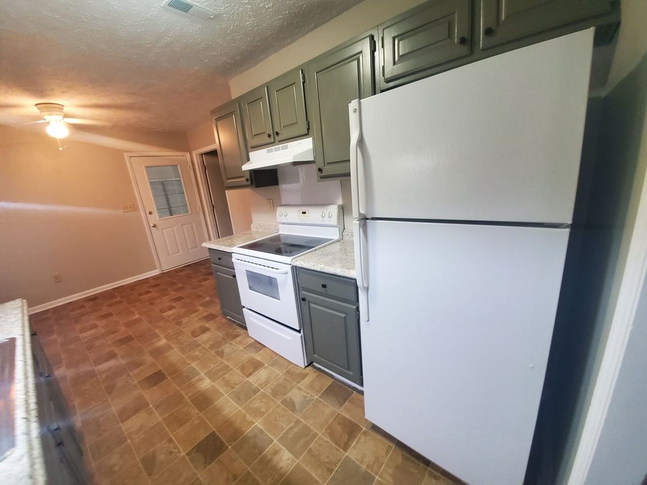 909 Benevente Loop - Photo 4 of 17