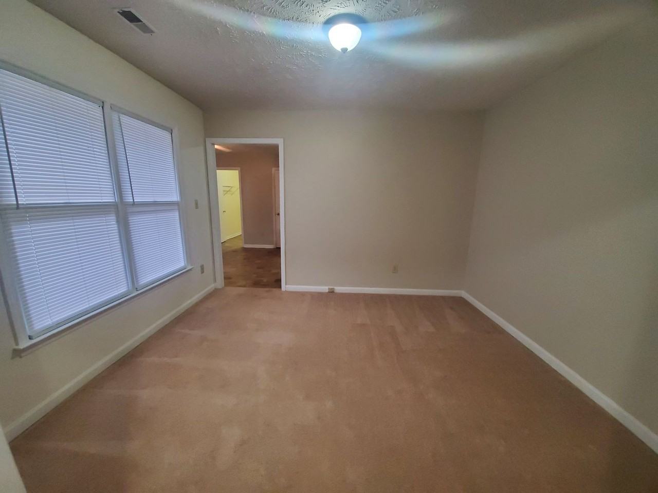 909 Benevente Loop - Photo 6 of 17