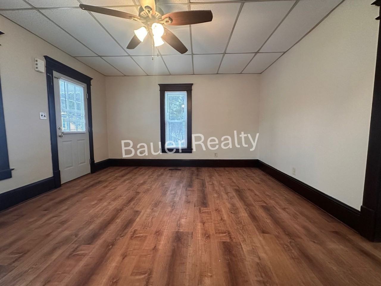 301 Prospect St - Photo 4 of 16