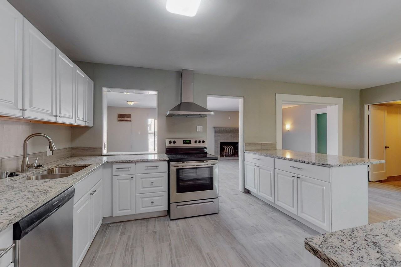 7707 Morrow Ave Ne - Photo 6 of 34