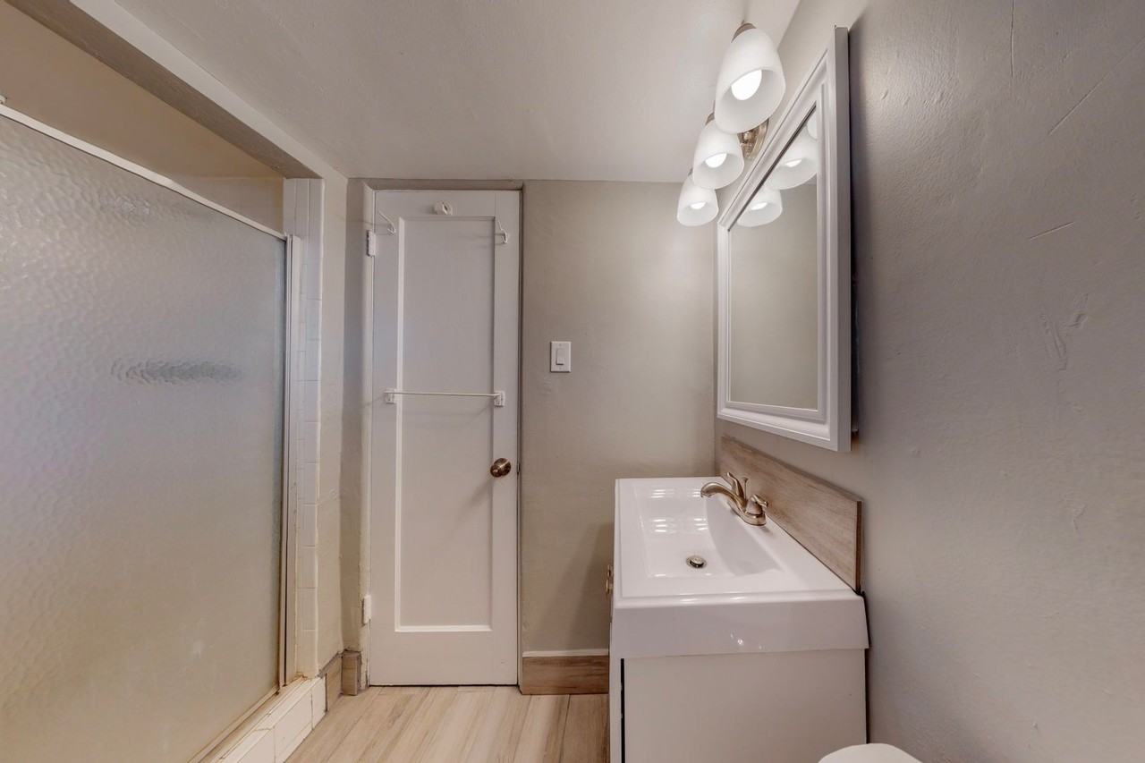 7707 Morrow Ave Ne - Photo 7 of 34