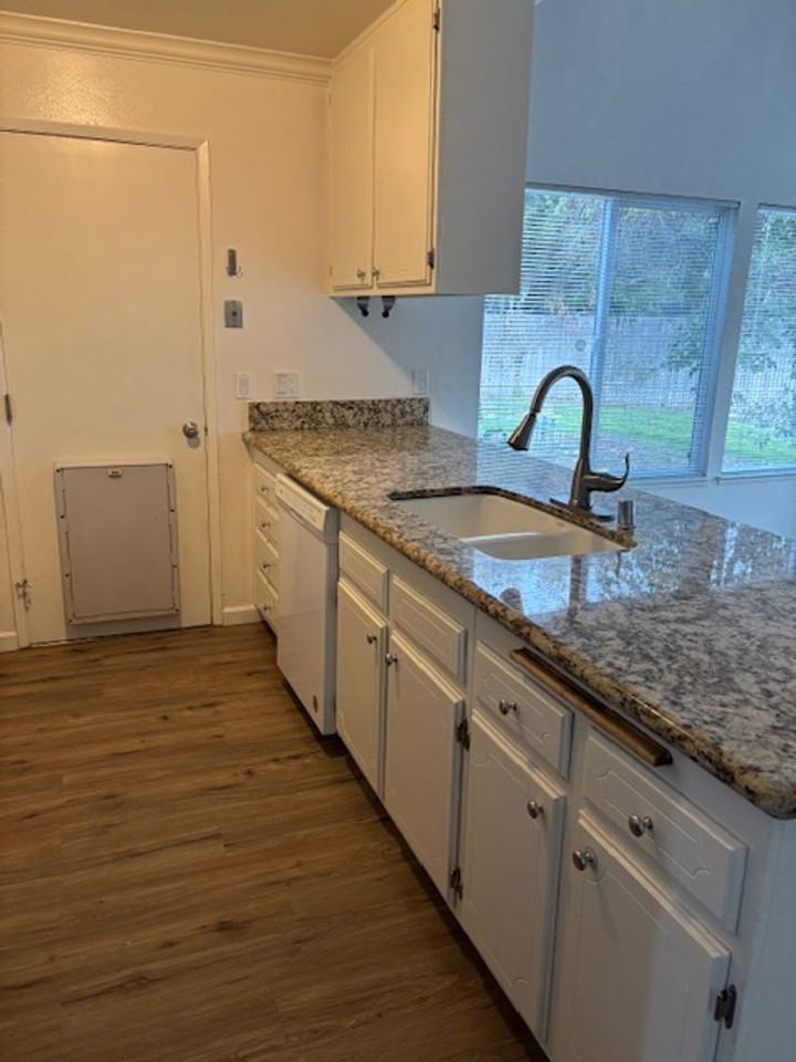 454 Modoc Pl - Photo 3 of 15