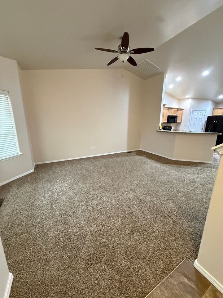 1166 1166 W, Woodchest - Photo 7 of 29