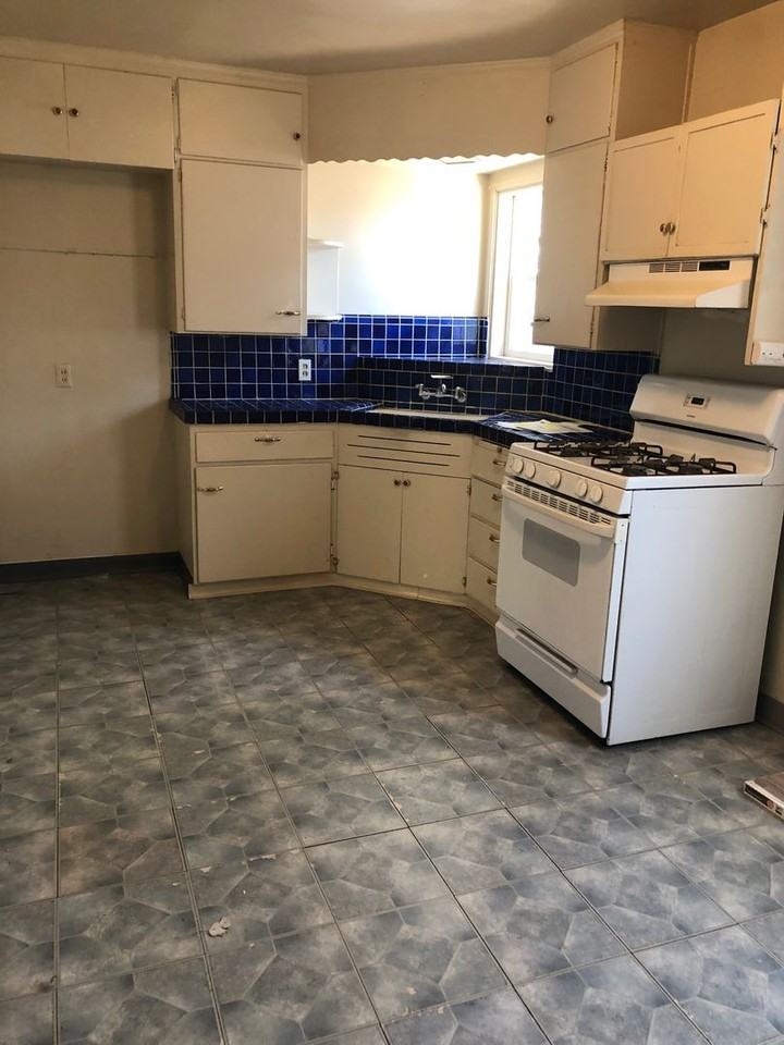 1306 Canal Farm Ln - Photo 2 of 8