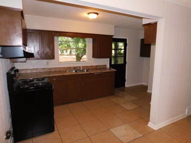 1445 Whitworth Cv - Photo 6 of 21