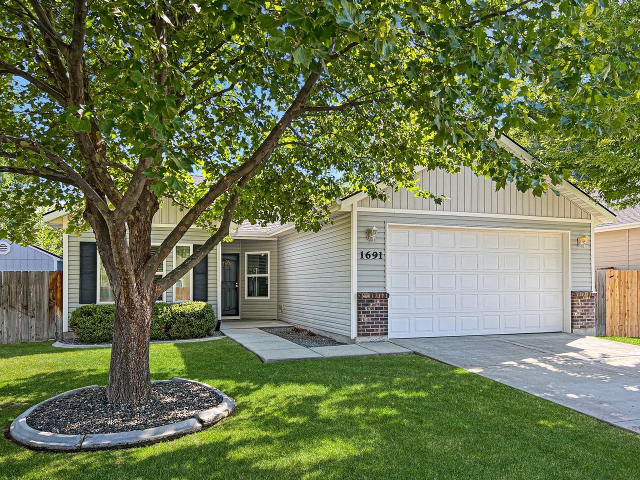 1691 E Daulby St