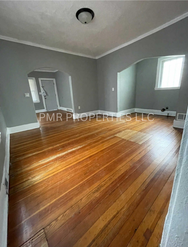 5922 N 28th Ave - Photo 2 of 6