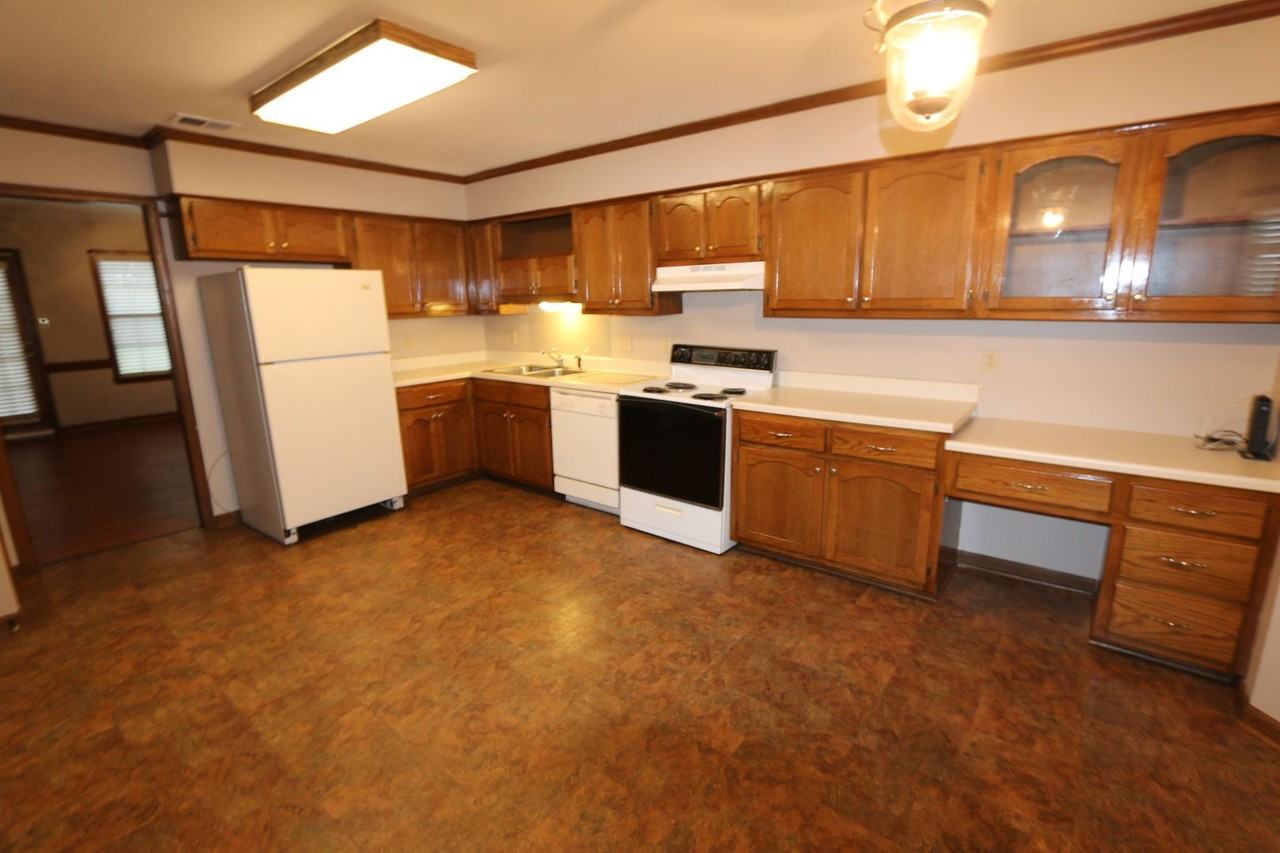 5300 Ross Rd - Photo 5 of 14