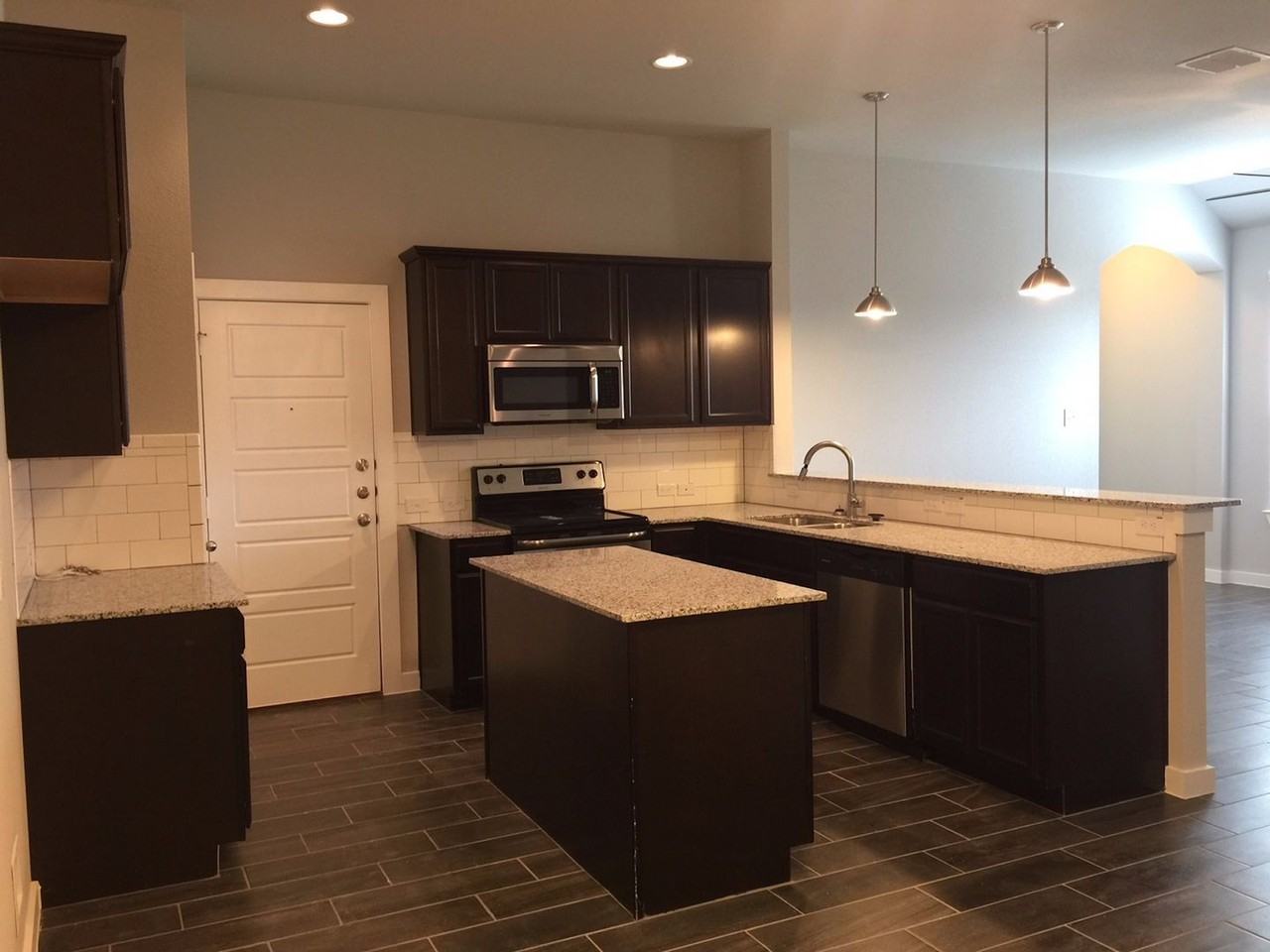 920 Chaparral Trl - Photo 4 of 10