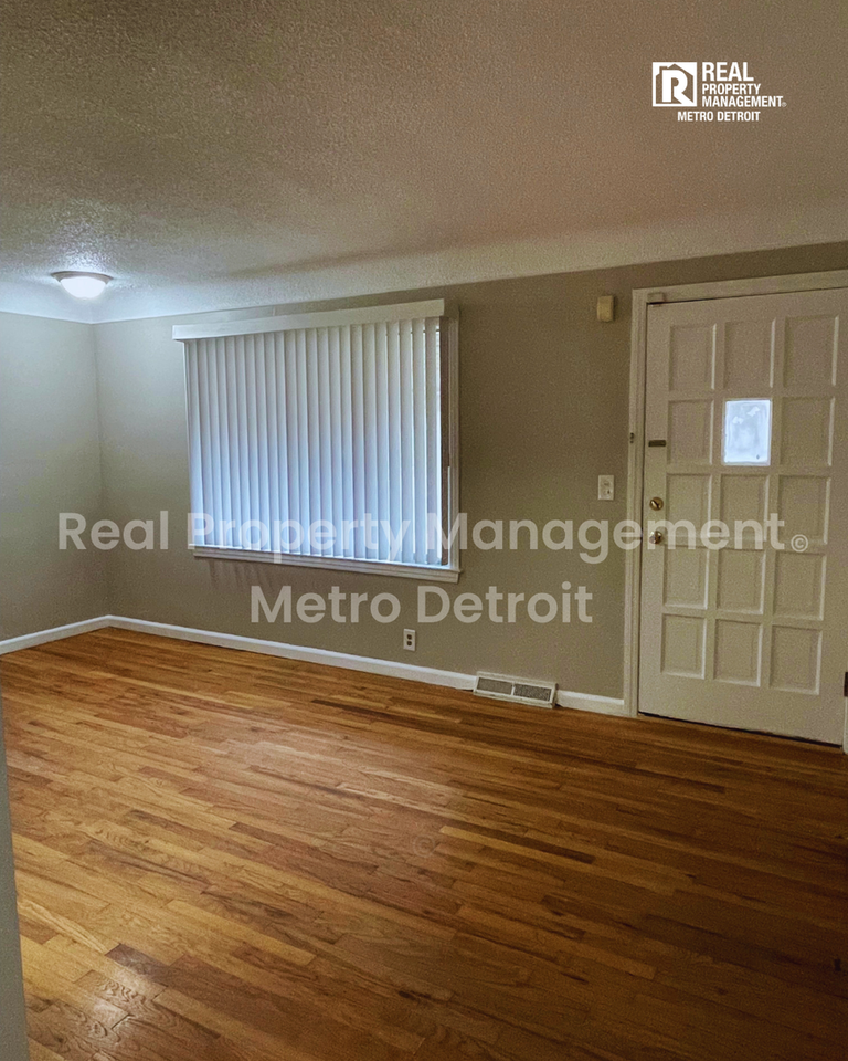 2023 Ardmore Dr - Photo 3 of 17