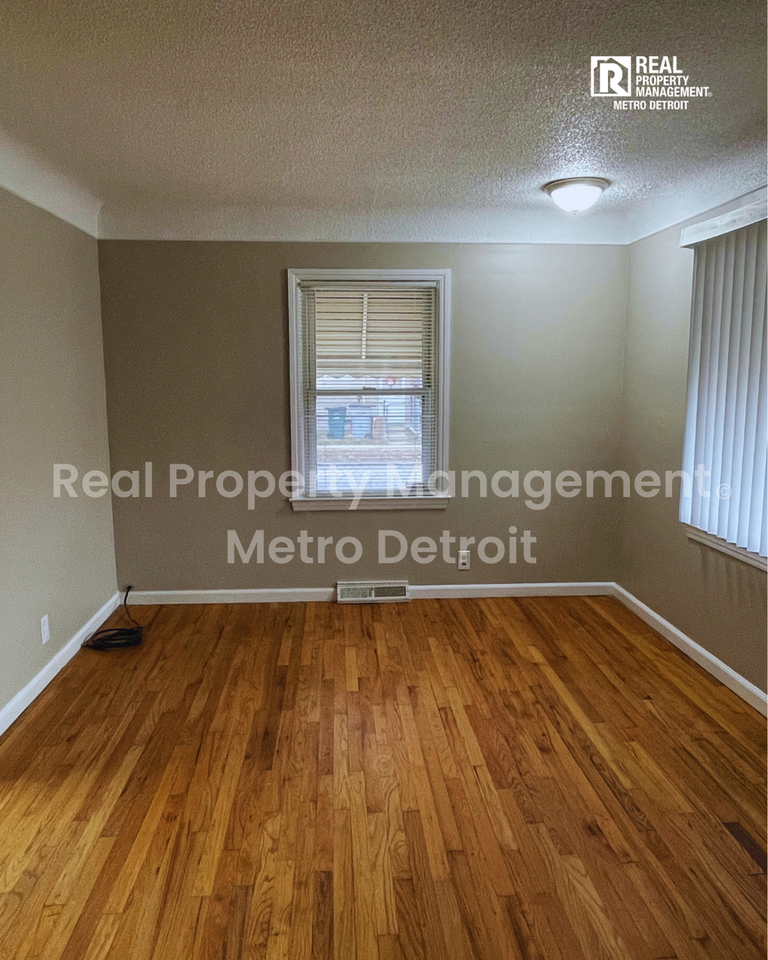 2023 Ardmore Dr - Photo 4 of 17