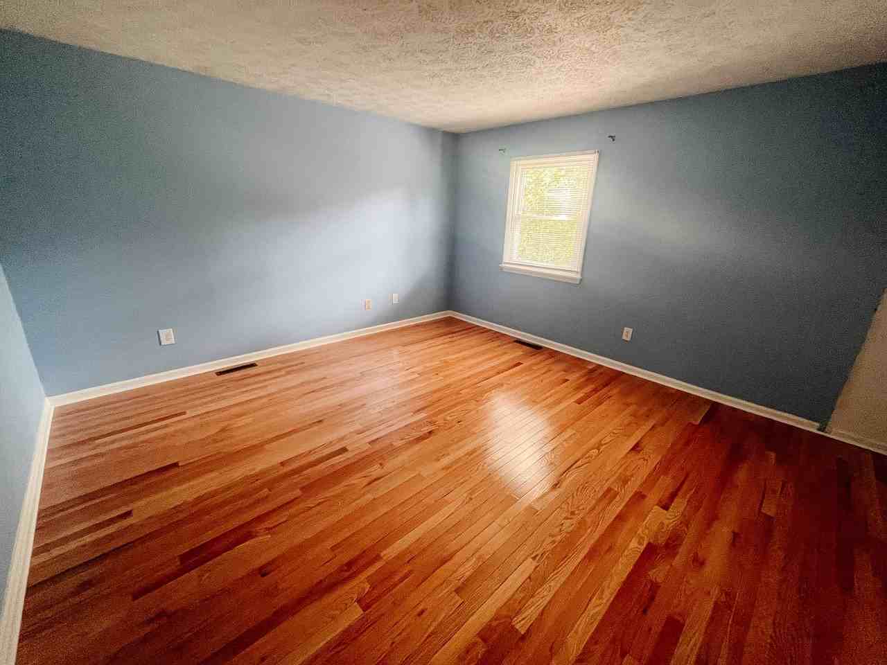 2504 Plymouth St - Photo 5 of 6