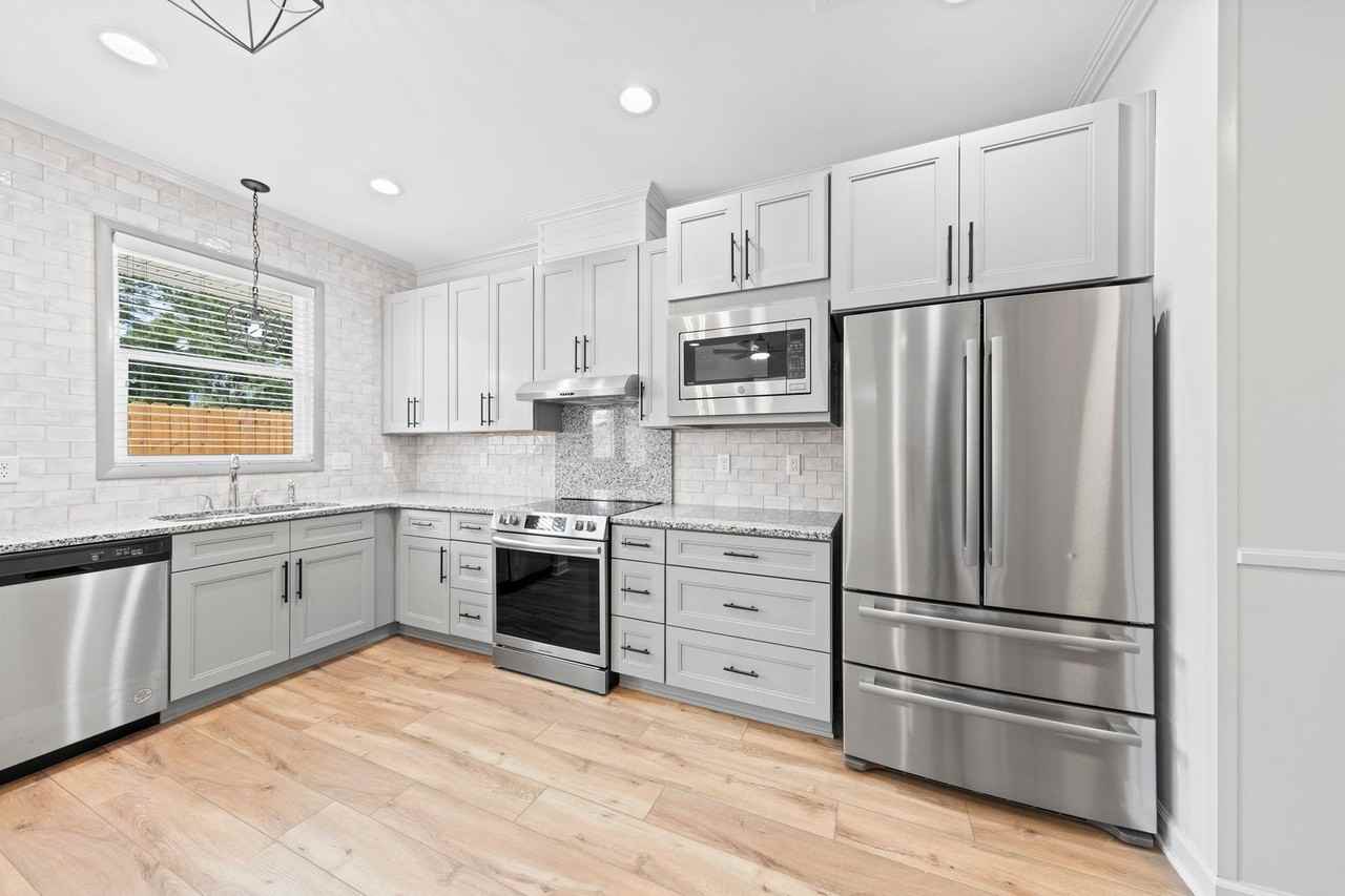 305 Willingham Dr - Photo 7 of 27