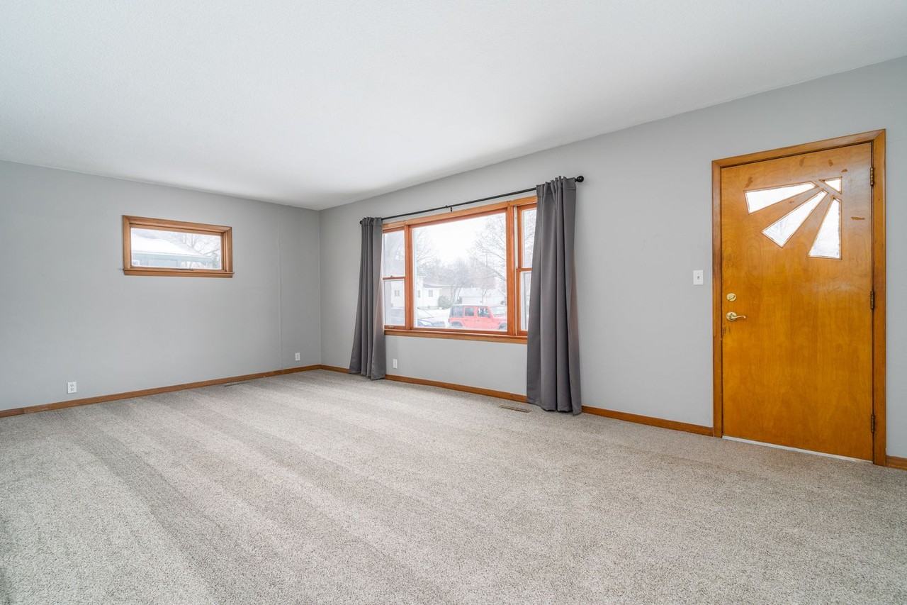 1708 2nd Ave N - Photo 3 of 33