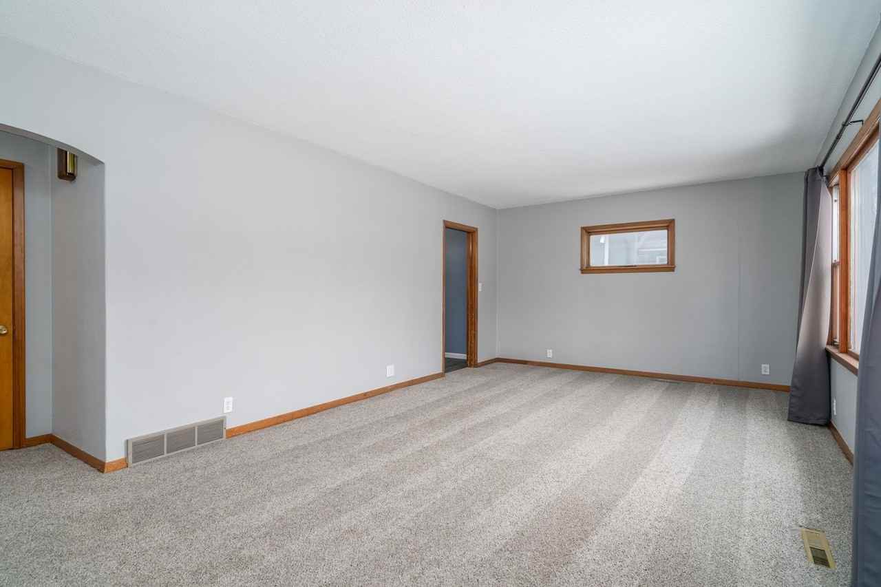 1708 2nd Ave N - Photo 4 of 33