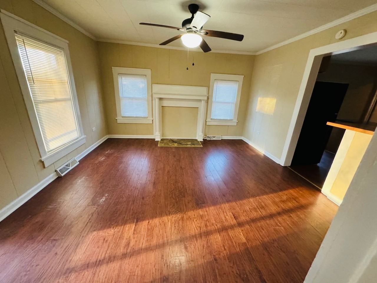 409 N Crigler St - Photo 5 of 13