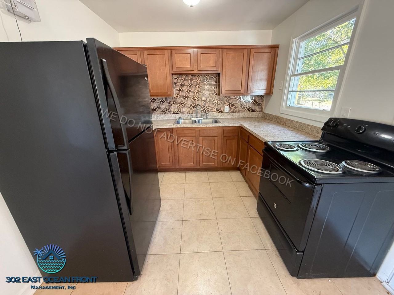 9128 Norfolk Blvd - Photo 5 of 12