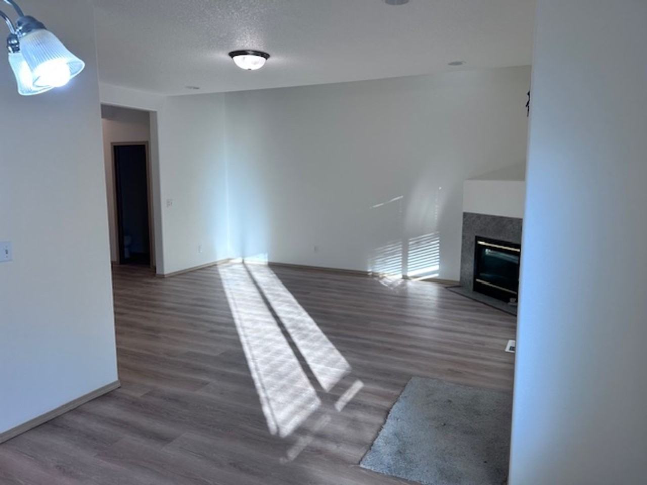 2119 Ne 163rd Ave - Photo 2 of 19