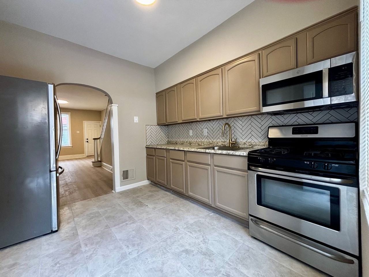 1431 S Marston St - Photo 4 of 9