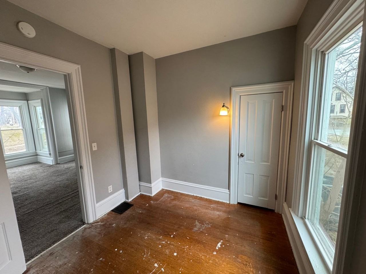 1155 12th Ave - Photo 4 of 15