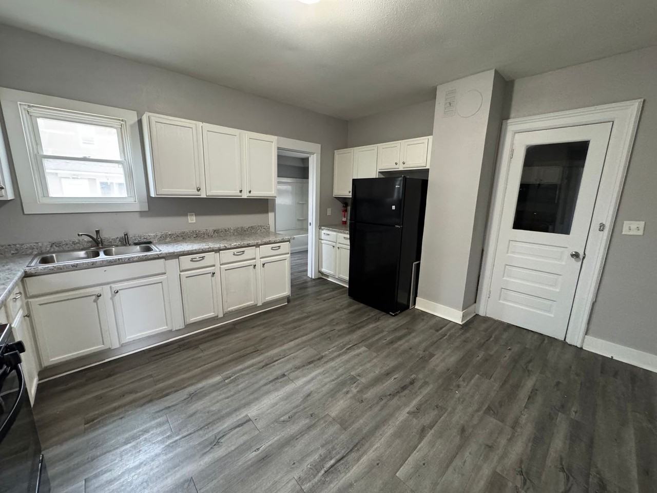 1155 12th Ave - Photo 7 of 15