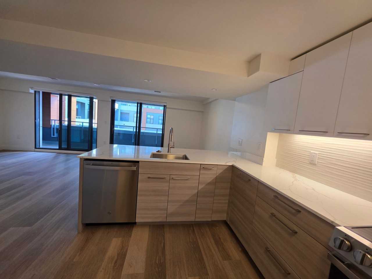 1077 Commonwealth Ave - Photo 5 of 18