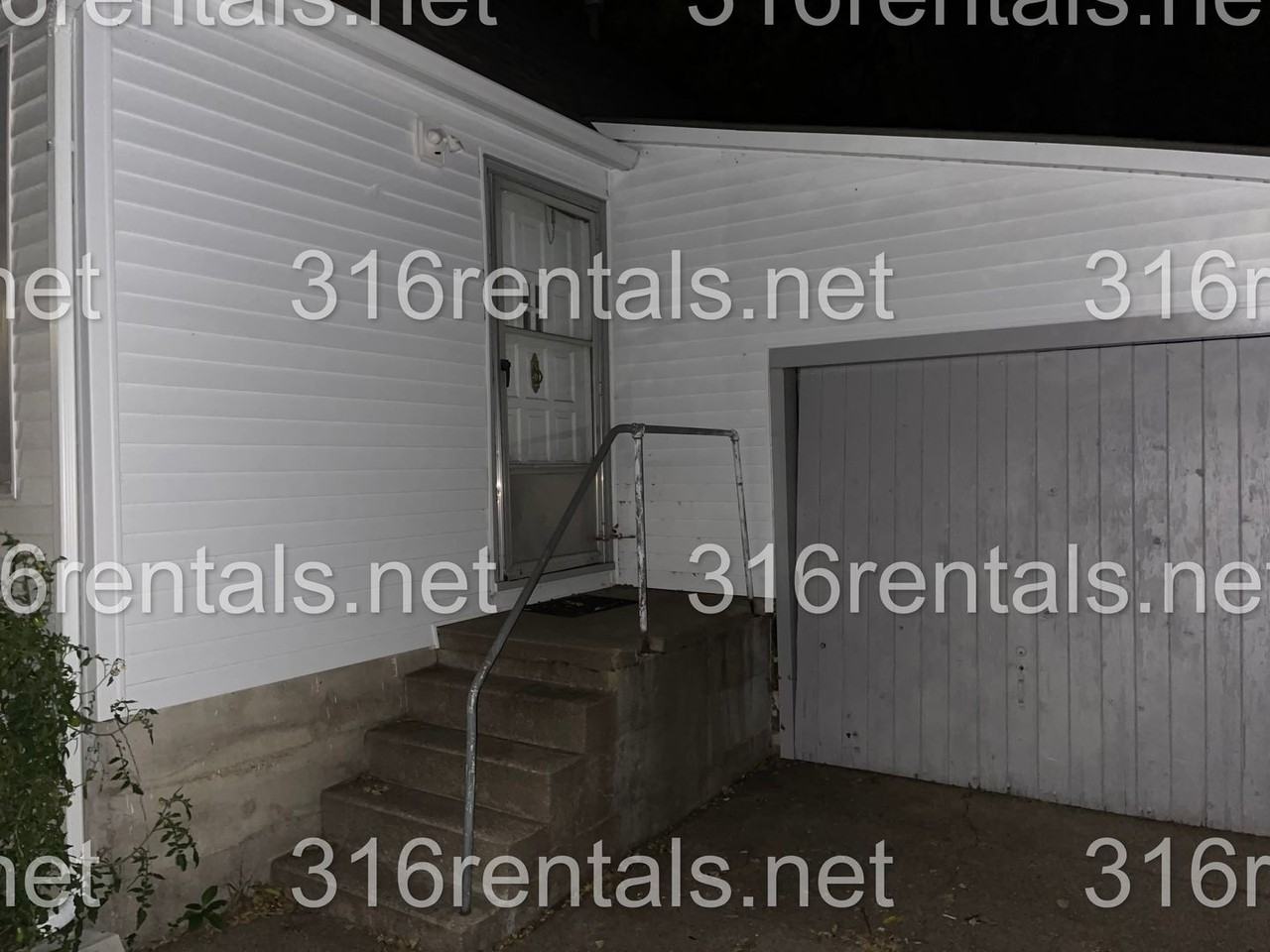 1500 1500 N Main St - 104 E 14th St - Photo 3 of 9