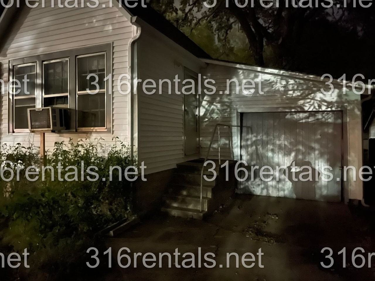 1500 1500 N Main St - 104 E 14th St - Photo 4 of 9