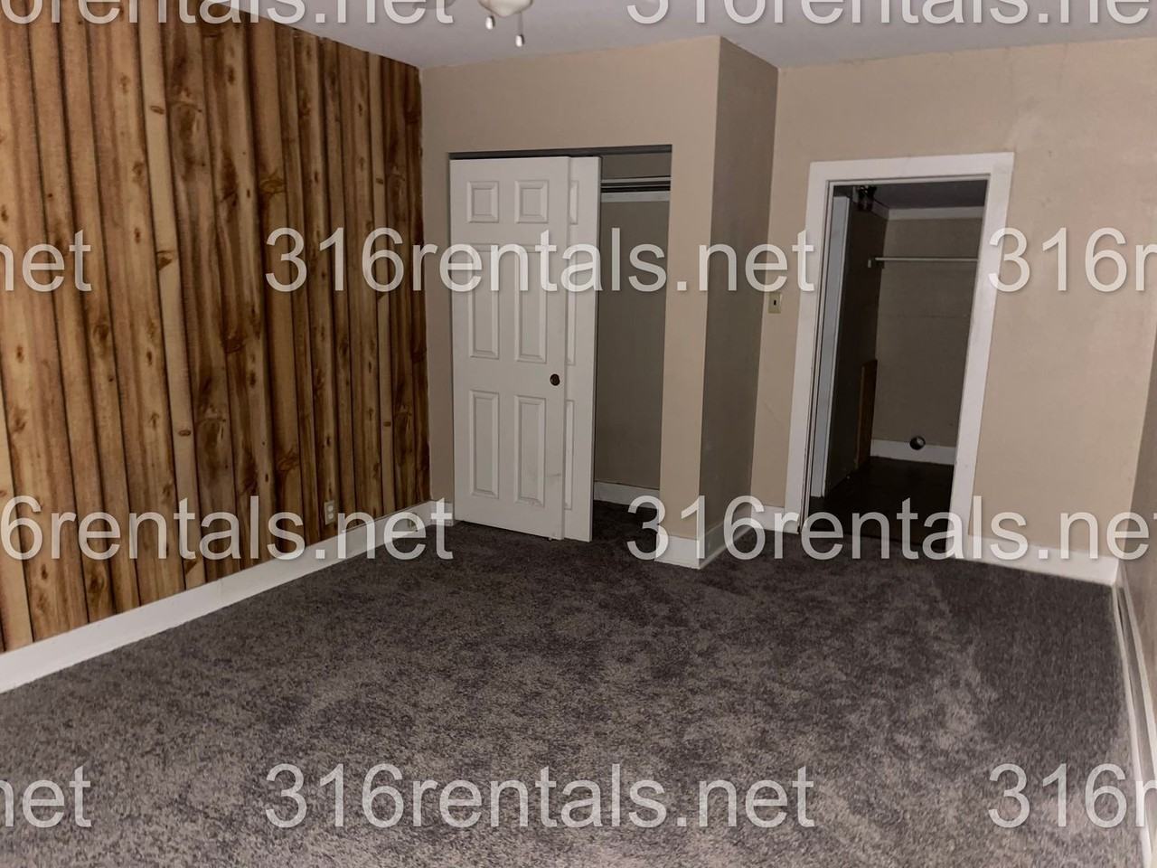 1500 1500 N Main St - 104 E 14th St - Photo 6 of 9