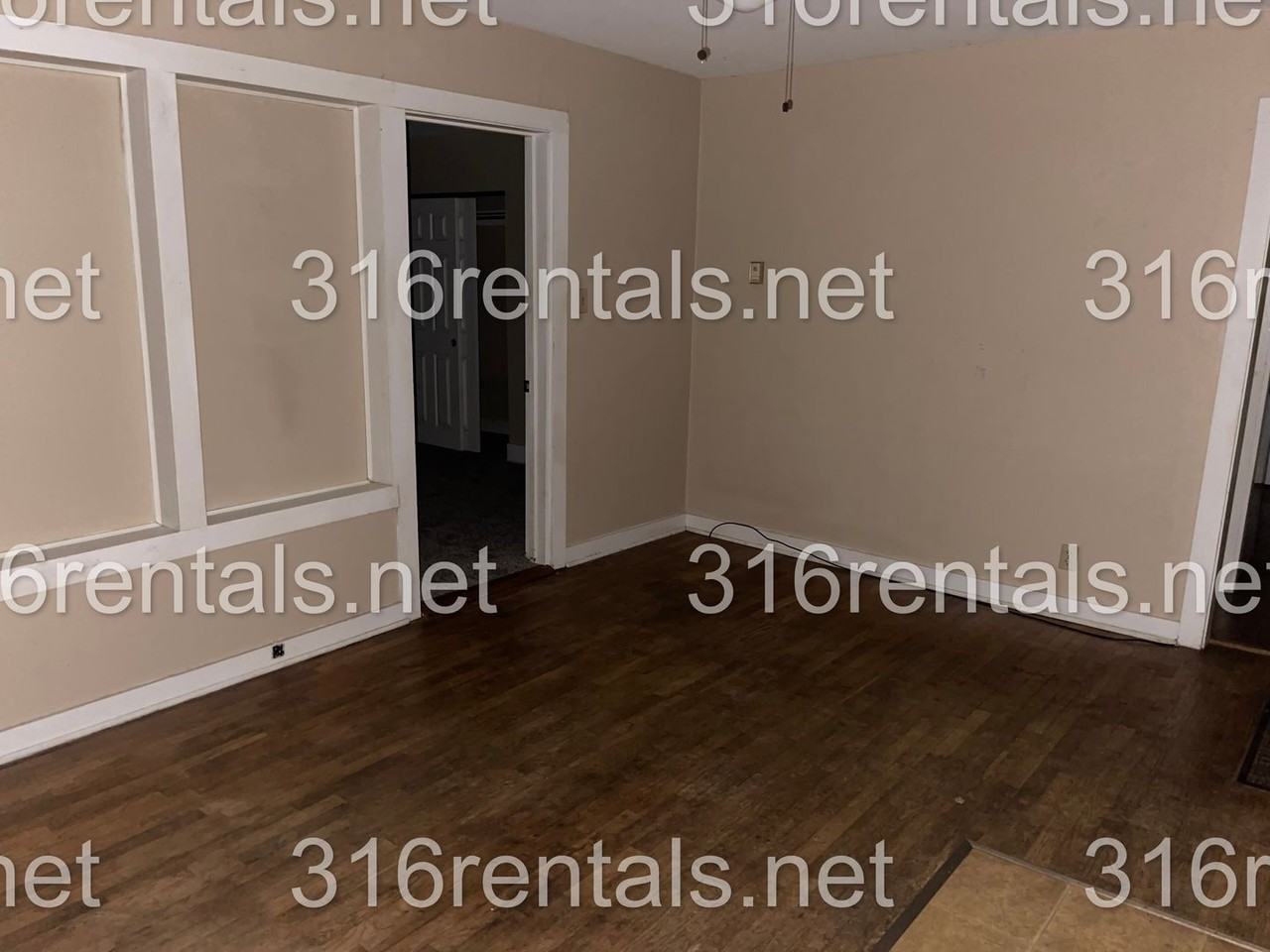 1500 1500 N Main St - 104 E 14th St - Photo 7 of 9