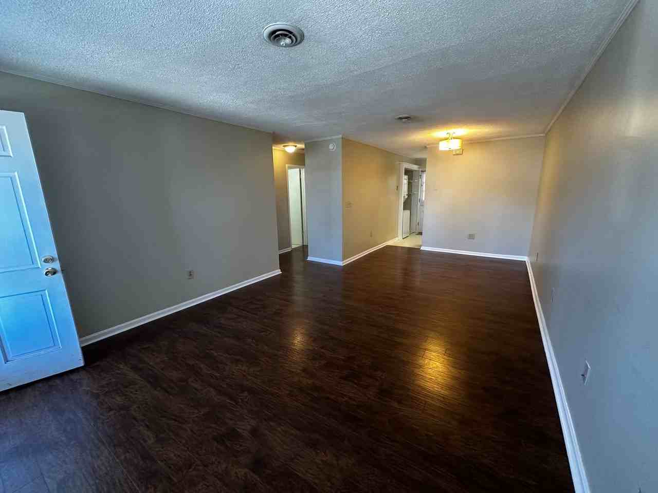 202 Randolph St - Photo 2 of 10