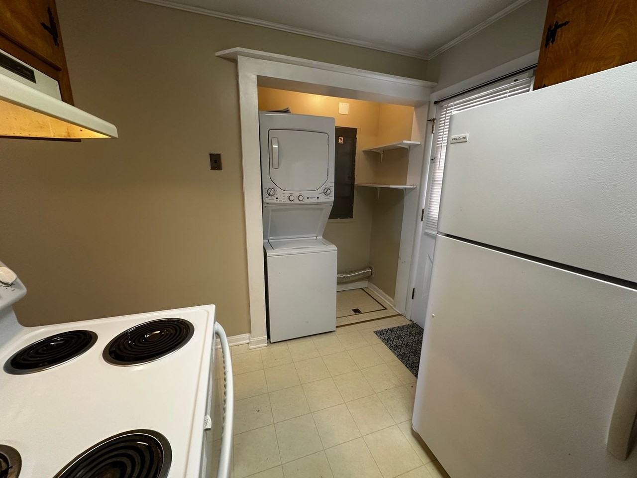 202 Randolph St - Photo 5 of 10