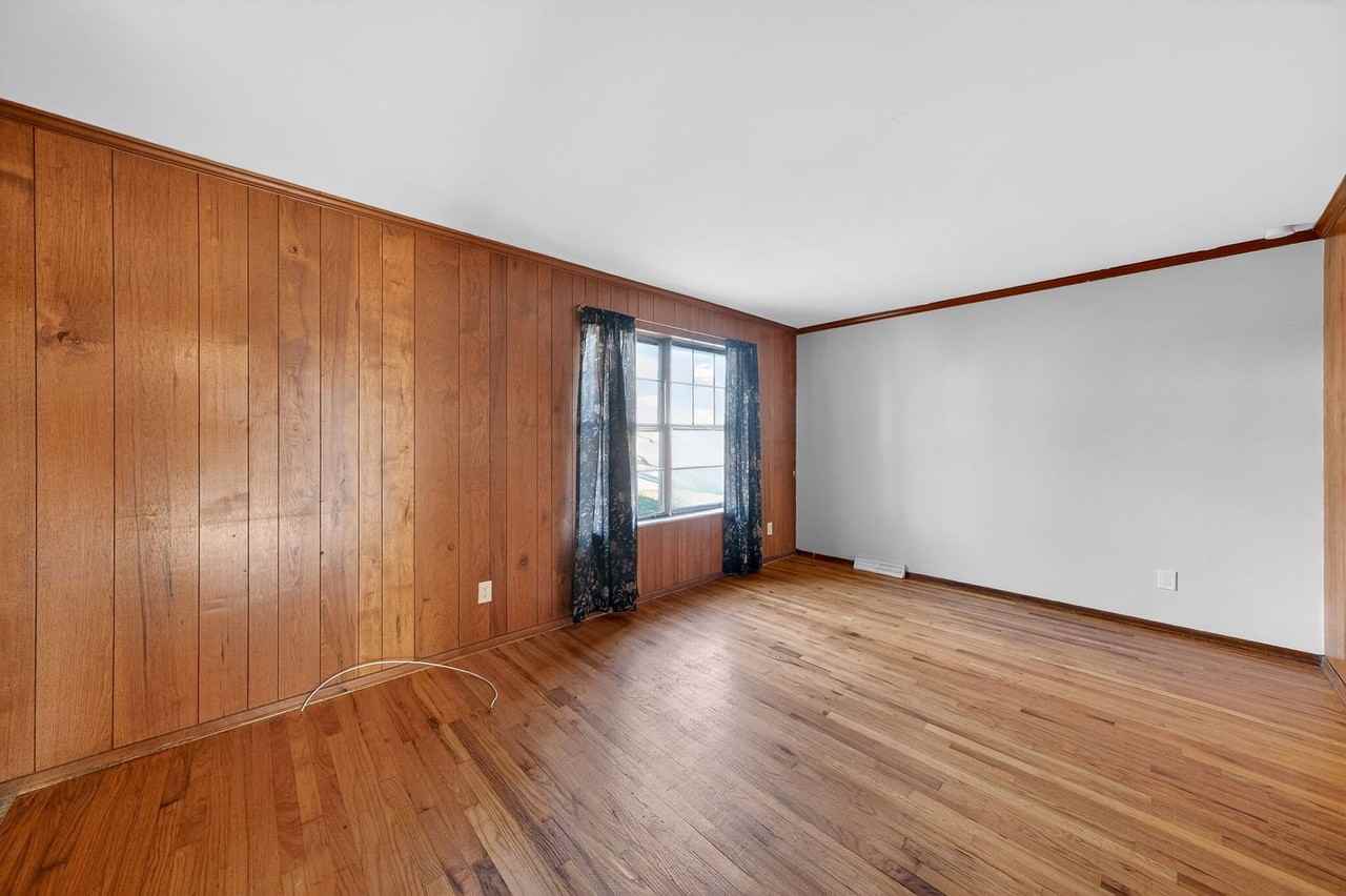 8908 Scottdale Ave - Photo 6 of 21