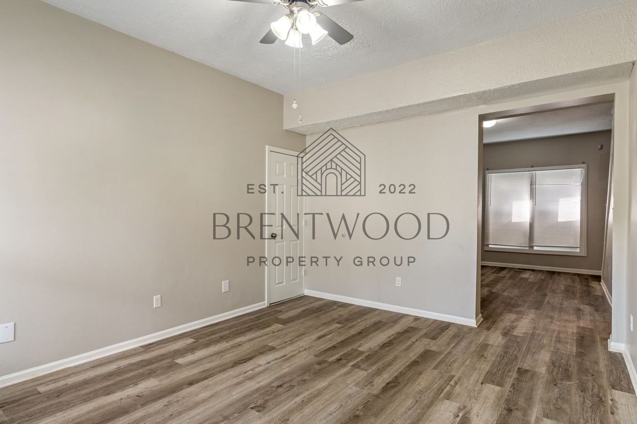 147 E 30th St - Photo 4 of 22