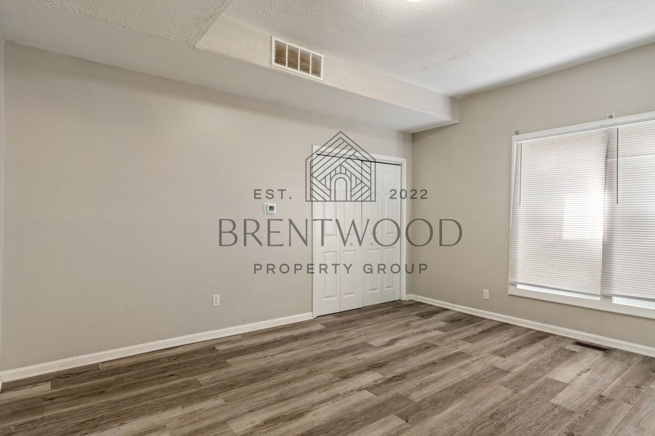 147 E 30th St - Photo 7 of 22