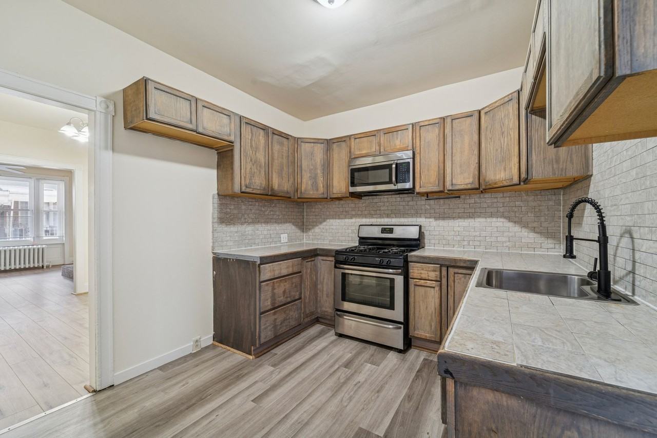 4843 N Lawrence St - Photo 4 of 14