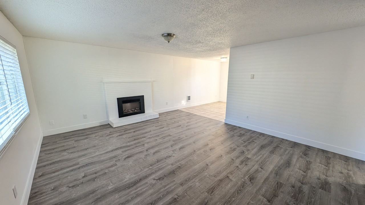 23031 Sw Main St #11 - Photo 4 of 17