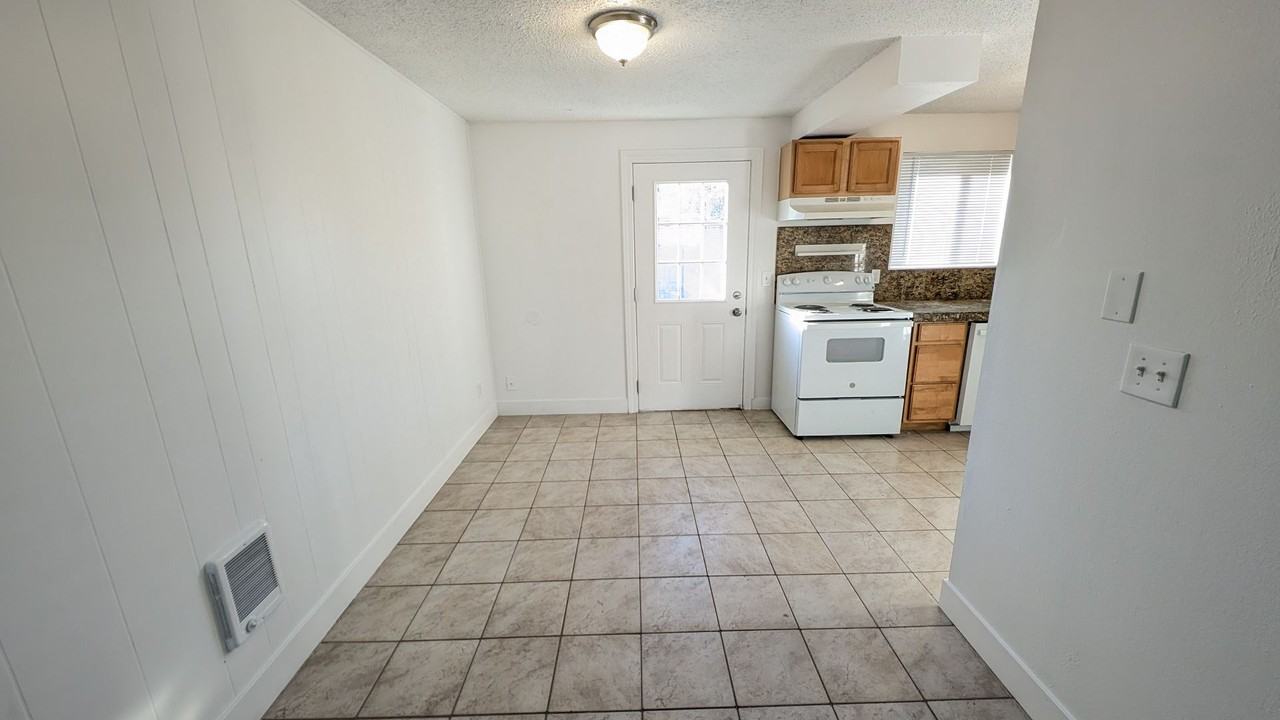 23031 Sw Main St #11 - Photo 6 of 17