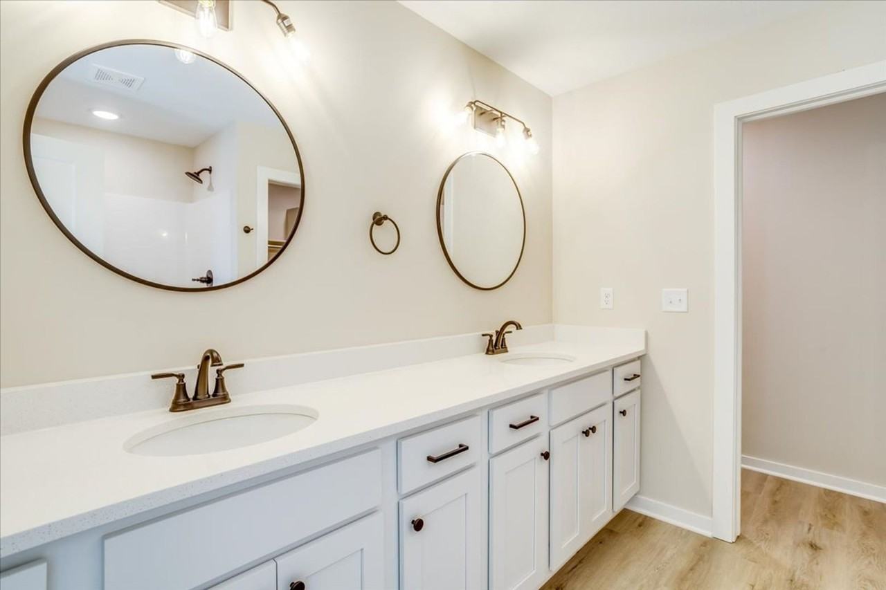 137 N Gowen St - Photo 7 of 17