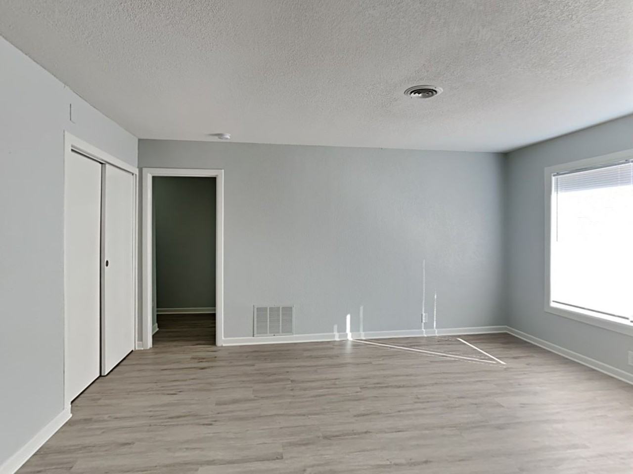 5848 Coleman St - Photo 5 of 17