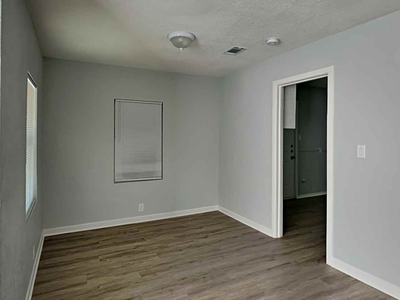 5848 Coleman St - Photo 6 of 17