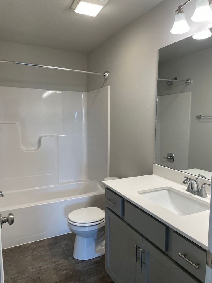 4632 167th St - Photo 3 of 11